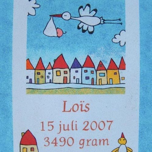 Voorbeeld geboortetegel met ooievaar en huisjes